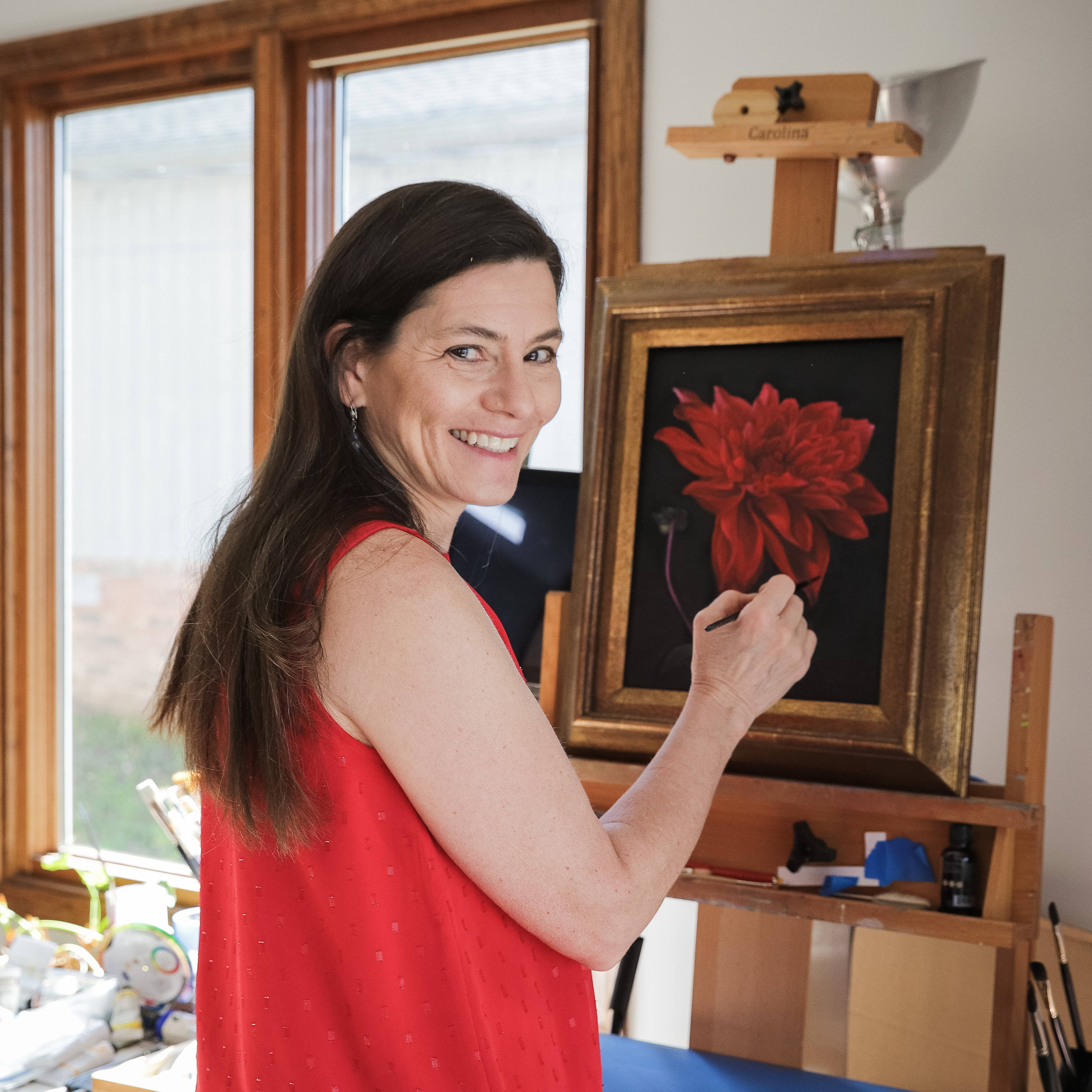 Photo of Barbara Teusink at the easel