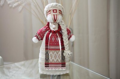 Creating a Motanka Doll - Instruction by Yevheniia Bazaliy